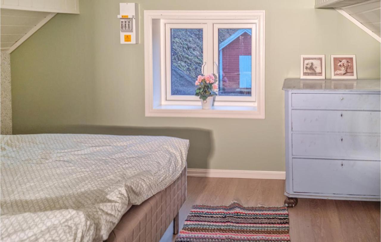 Amazing Home In Hidrasund With Wifi Eide  Rom bilde