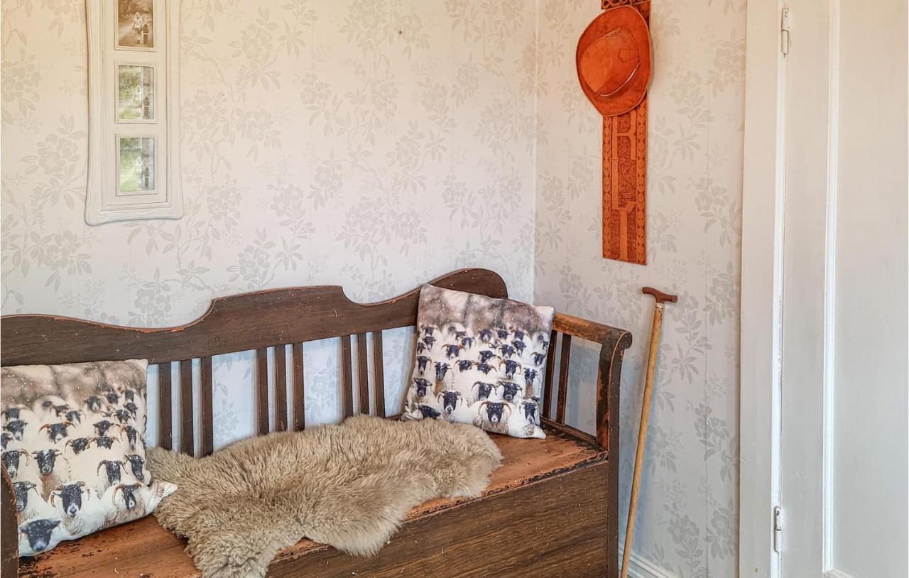 Amazing Home In Hidrasund With Wifi Eide  Rom bilde